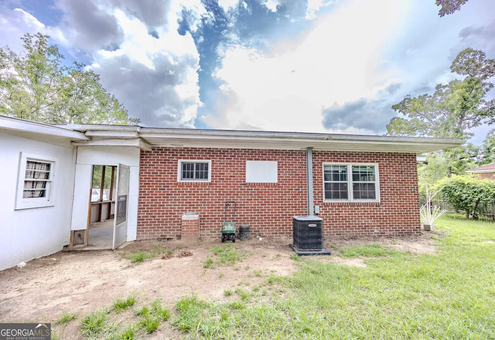 10 W Graham ST Mcrae-Helena, GA 31055