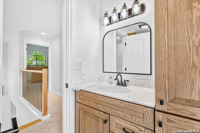 616 GREEN OAK DR Pipe Creek, TX 78063