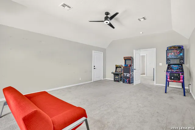 616 GREEN OAK DR Pipe Creek, TX 78063