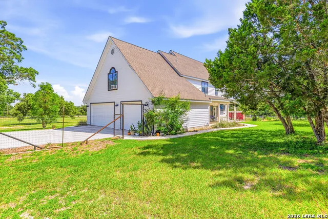 616 GREEN OAK DR Pipe Creek, TX 78063