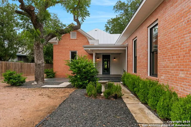 509 W Austin St Fredericksburg, TX 78624