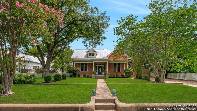 509 W Austin St Fredericksburg, TX 78624