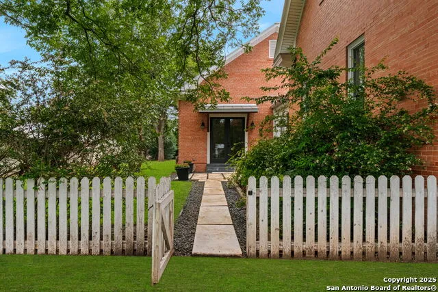 509 W Austin St Fredericksburg, TX 78624