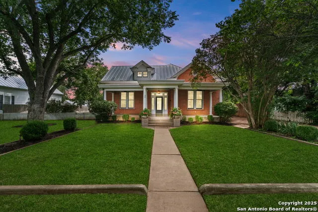 509 W Austin St Fredericksburg, TX 78624