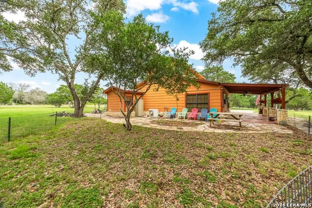 133 BUCKSKIN TRL Bandera, TX 78003