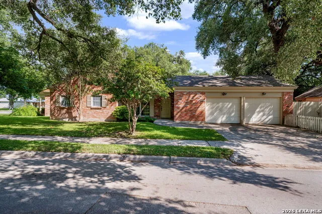 429 High Street Uvalde, TX 78801