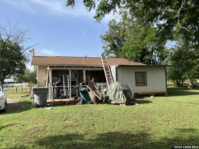 273 County Road 743 Yancey, TX 78886