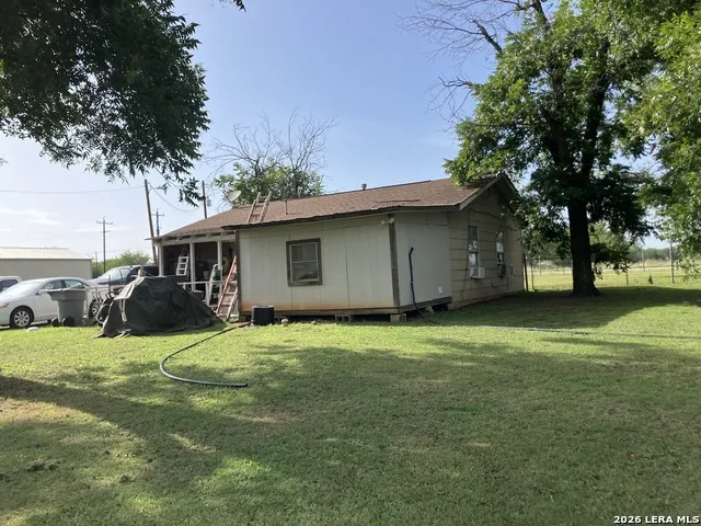 273 County Road 743 Yancey, TX 78886