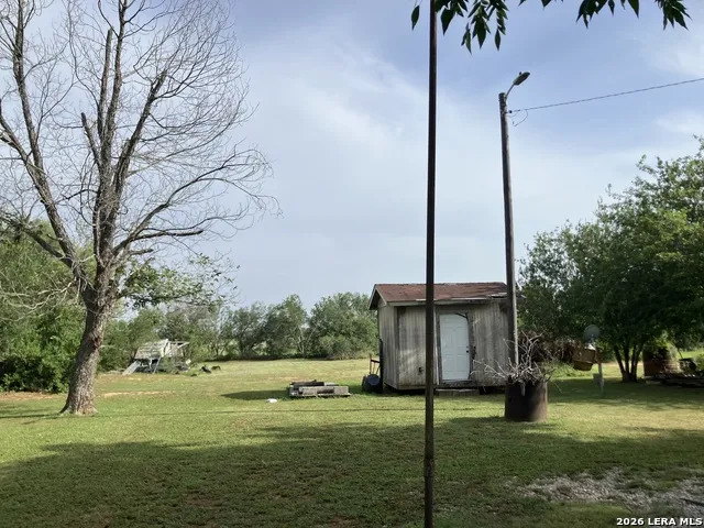 273 County Road 743 Yancey, TX 78886