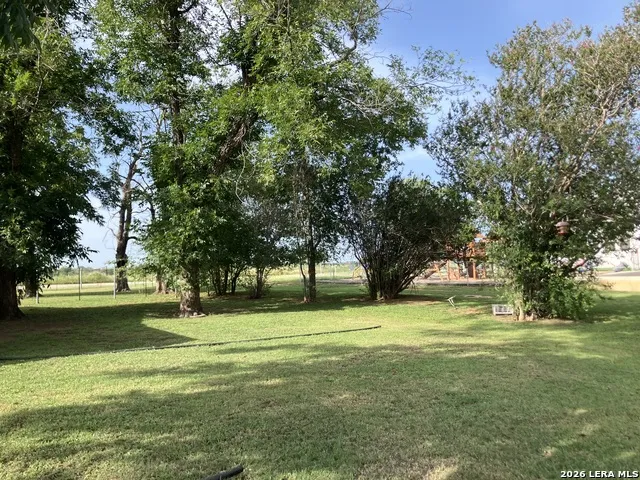 273 County Road 743 Yancey, TX 78886