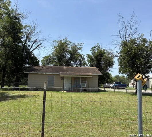 273 County Road 743 Yancey, TX 78886
