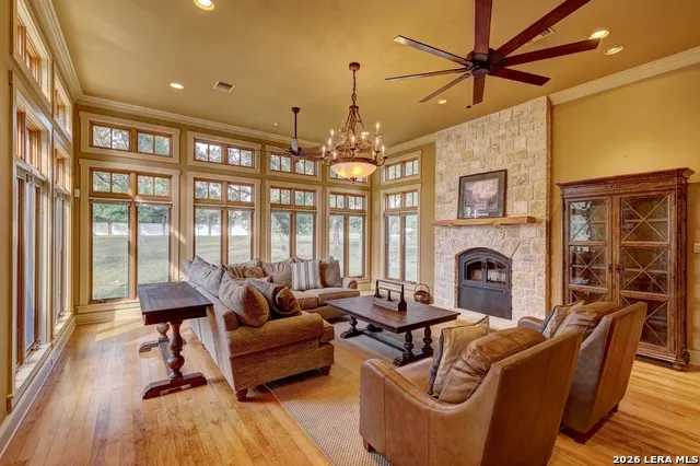 1104 Lois St Kerrville, TX 78028