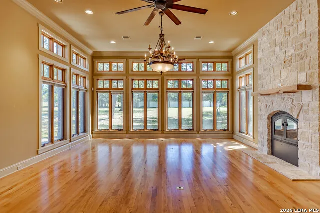 1104 Lois St Kerrville, TX 78028