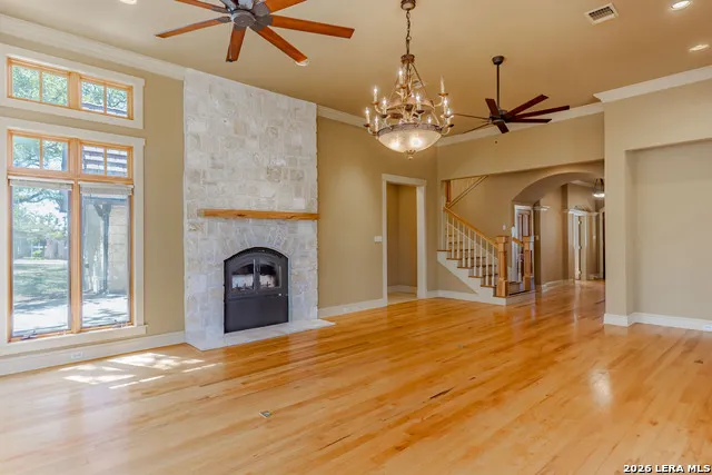 1104 Lois St Kerrville, TX 78028
