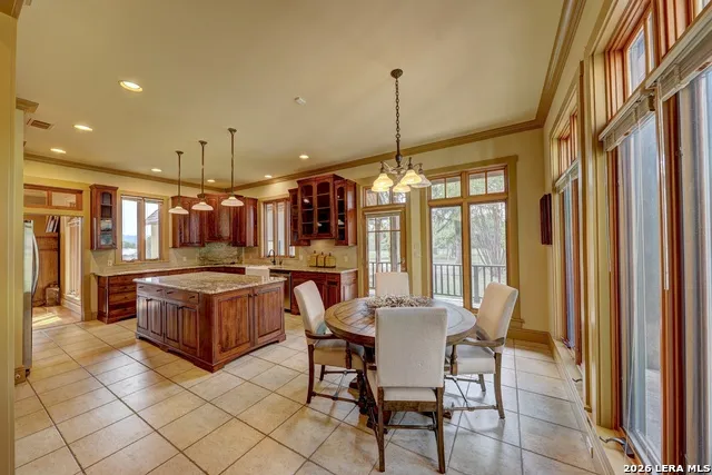 1104 Lois St Kerrville, TX 78028