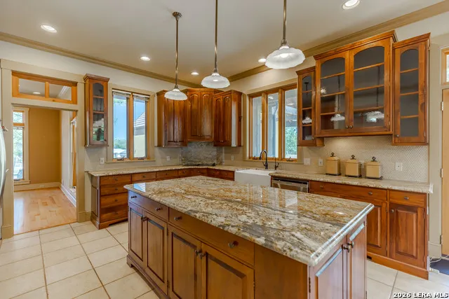 1104 Lois St Kerrville, TX 78028