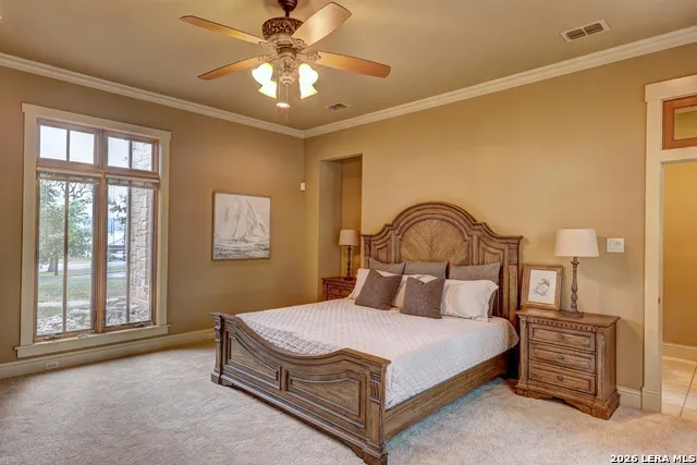 1104 Lois St Kerrville, TX 78028
