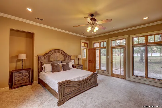 1104 Lois St Kerrville, TX 78028