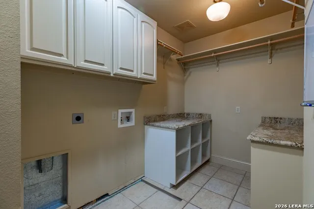 1104 Lois St Kerrville, TX 78028
