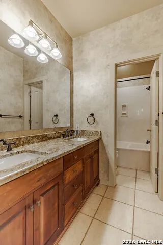 1104 Lois St Kerrville, TX 78028