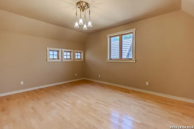 1104 Lois St Kerrville, TX 78028
