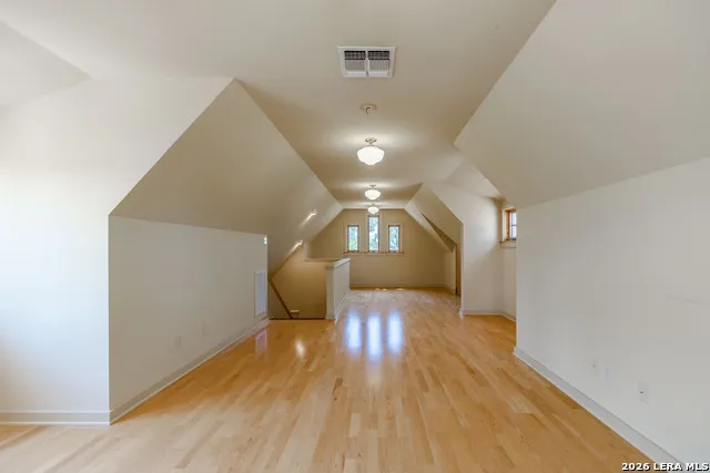 1104 Lois St Kerrville, TX 78028