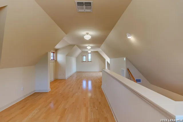 1104 Lois St Kerrville, TX 78028