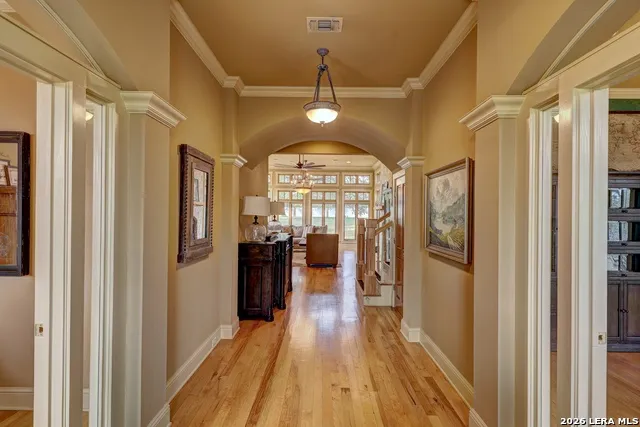 1104 Lois St Kerrville, TX 78028