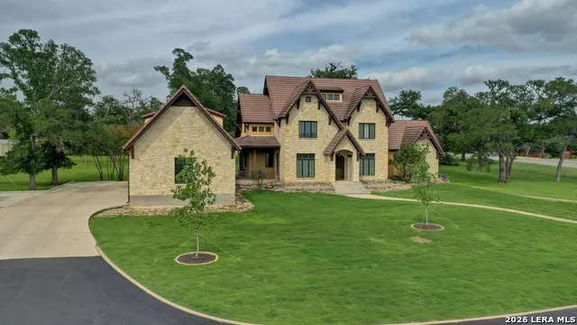 1104 Lois St Kerrville, TX 78028