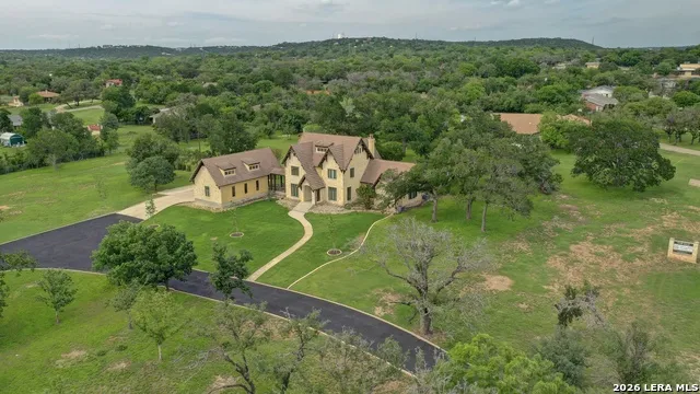 1104 Lois St Kerrville, TX 78028