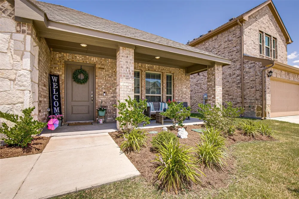 593 Jamestown Lane Fate, TX 75189