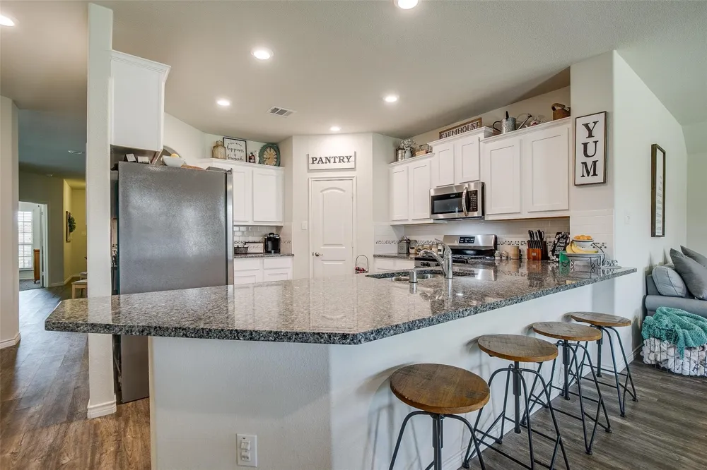 593 Jamestown Lane Fate, TX 75189