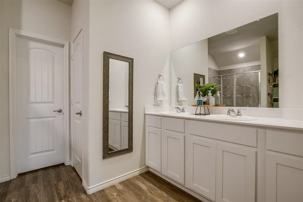 593 Jamestown Lane Fate, TX 75189