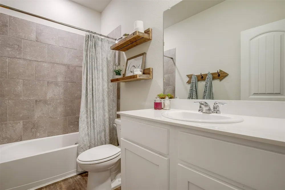 593 Jamestown Lane Fate, TX 75189