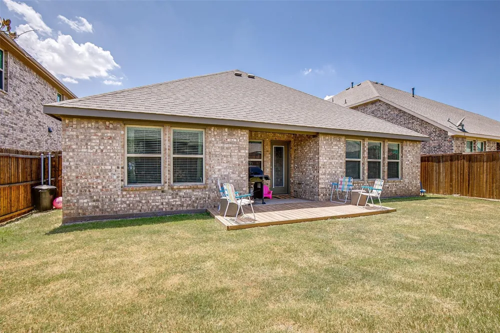593 Jamestown Lane Fate, TX 75189
