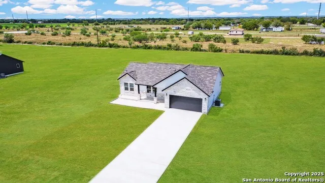 150 Ranchero Way Natalia, TX 78059