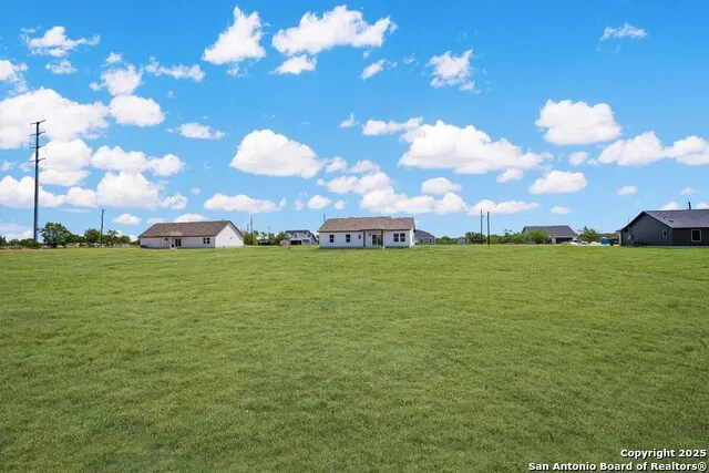 150 Ranchero Way Natalia, TX 78059