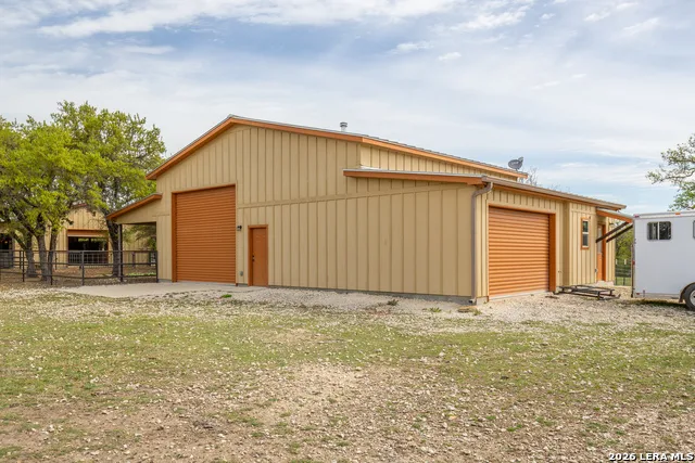 395 Bluff Creek Center Point, TX 78010