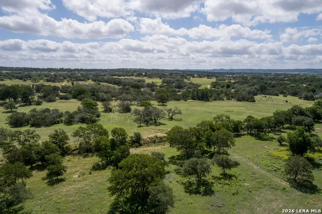 395 Bluff Creek Center Point, TX 78010