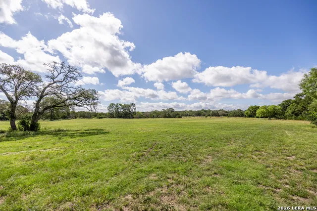 395 Bluff Creek Center Point, TX 78010