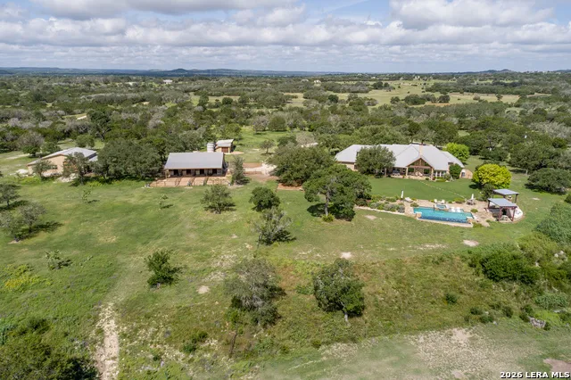 395 Bluff Creek Center Point, TX 78010
