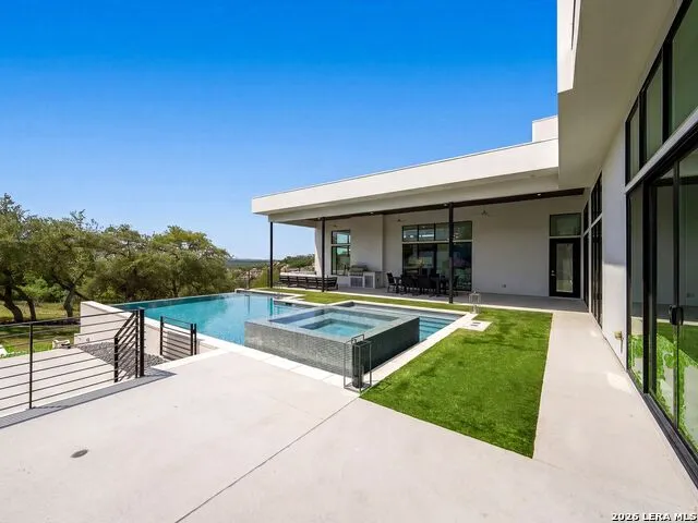 10015 Ivory Canyon San Antonio, TX 78255