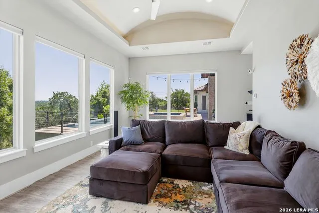 643 MENGER SPGS Boerne, TX 78006