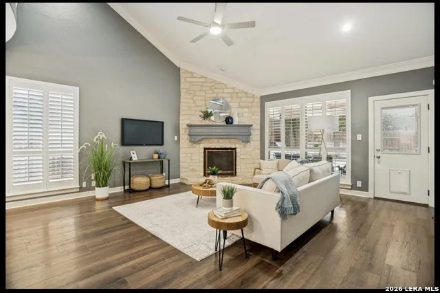 27 Stonewall Bend San Antonio, TX 78256