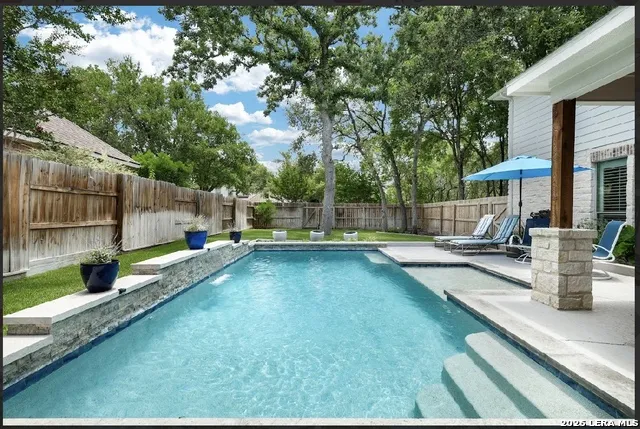 27 Stonewall Bend San Antonio, TX 78256