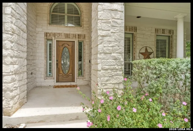 27 Stonewall Bend San Antonio, TX 78256