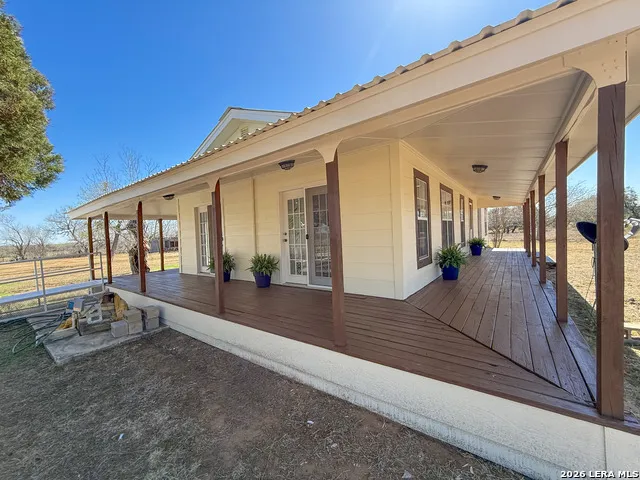 3962 STATE HWY 173 S Devine, TX 78016