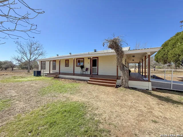 3962 STATE HWY 173 S Devine, TX 78016