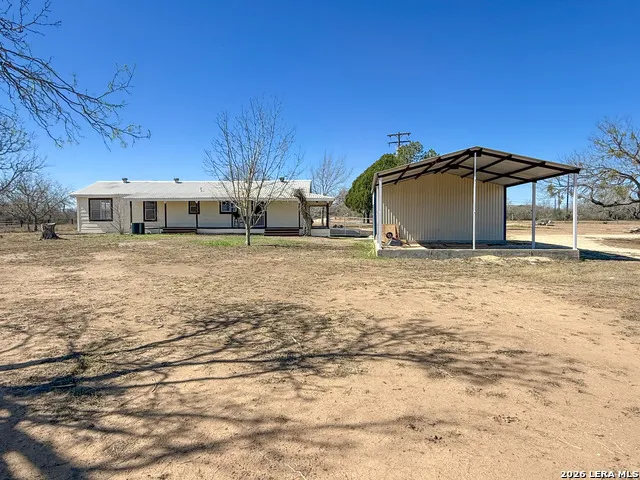 3962 STATE HWY 173 S Devine, TX 78016
