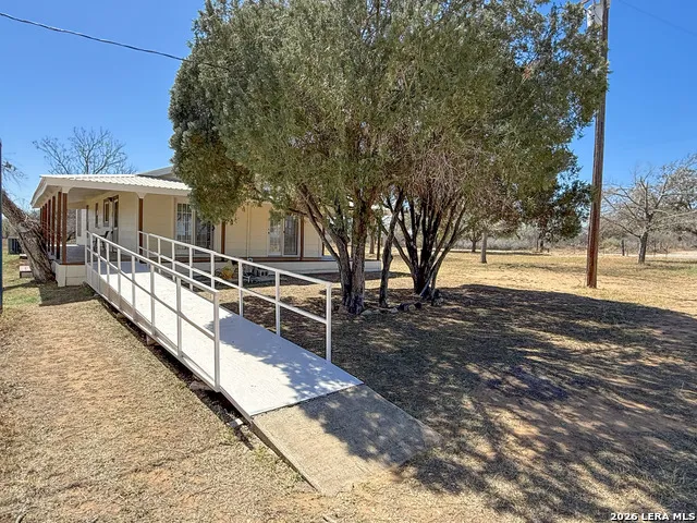 3962 STATE HWY 173 S Devine, TX 78016